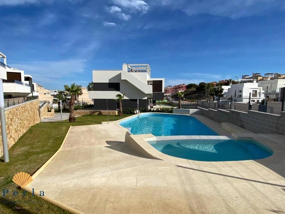Beautiful New South Facing Bungalow With Large Terrace Dehesa de Campoamor  外观 照片